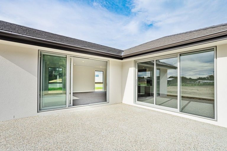 Photo of property in 92 Blairlogie Close, Otatara, Invercargill, 9879