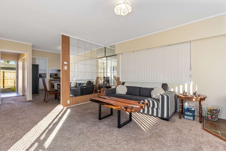 Photo of property in 2/461 Great South Road, Opaheke, Papakura, 2113