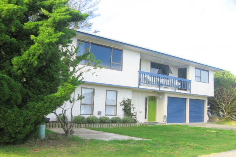 Photo of property in 33 Tweed Road, Papakowhai, Porirua, 5024