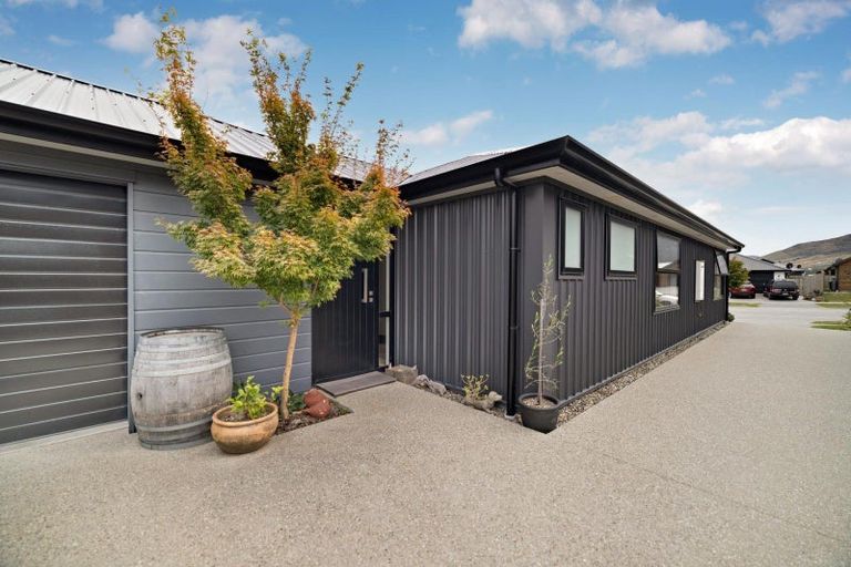 Photo of property in 83 Jack Hanley Drive, Jacks Point, Queenstown, 9371