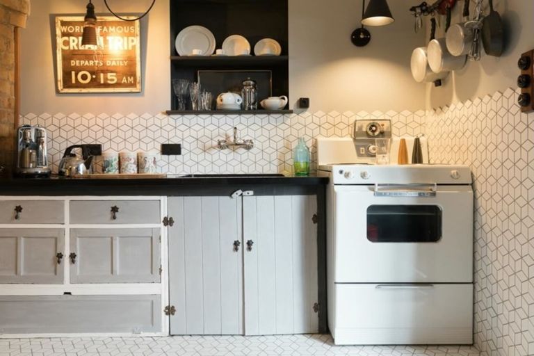 Photo of property in 1 Robertson Street, Russell, 0202