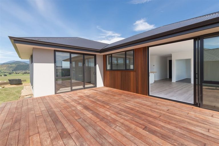 Photo of property in 43 Katania Heights, Brightwater, 7022