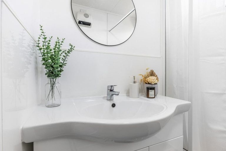 Photo of property in 21a Omapere Street, Whitby, Porirua, 5024