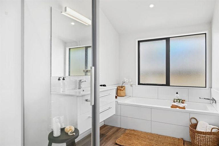 Photo of property in 56 Mcfaddens Road, St Albans, Christchurch, 8052