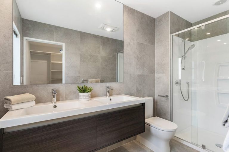 Photo of property in 3 Aquamarine Road, Rosehill, Papakura, 2113