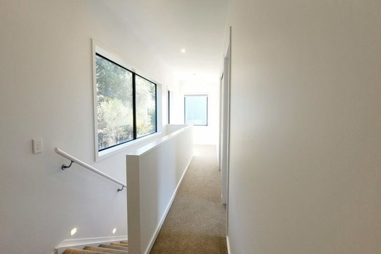 Photo of property in 8 Silvereye Way, Johnsonville, Wellington, 6037