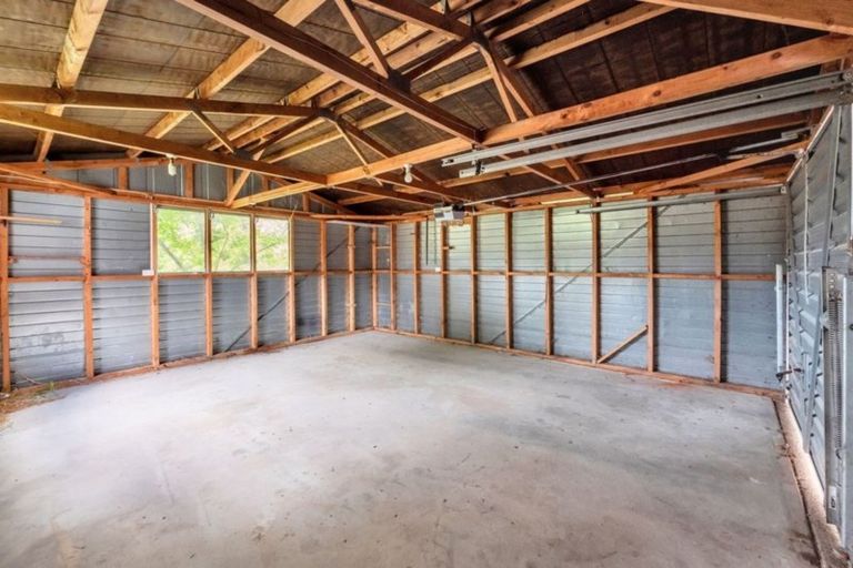 Photo of property in 5 Kayle Glen, West Harbour, Auckland, 0618