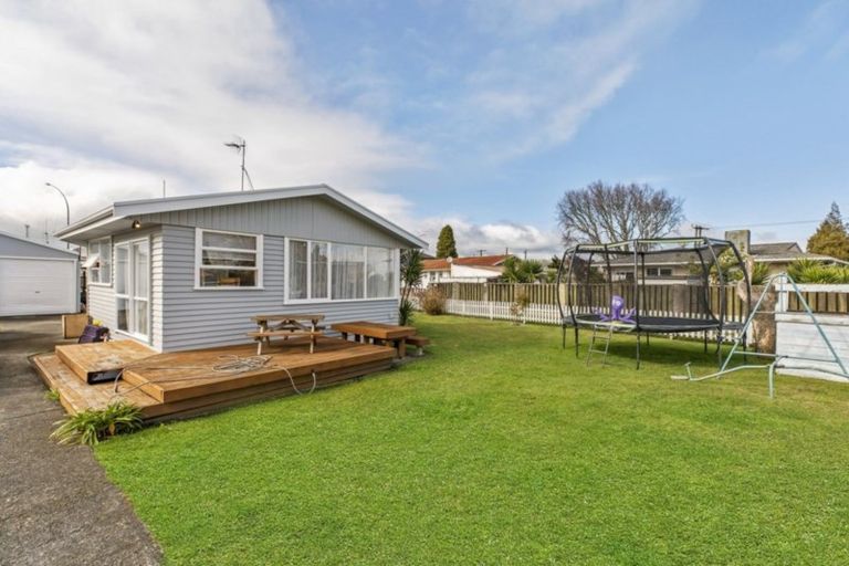 Photo of property in 6 Lugton Street, Nawton, Hamilton, 3200