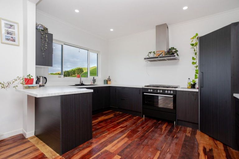 Photo of property in 400 Te Kakapo Valley Road, Dannevirke, 4978