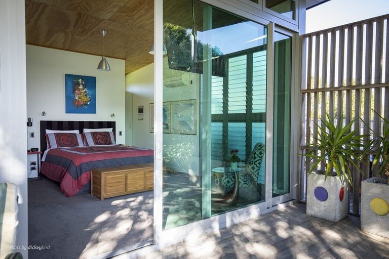 Photo of property in 18 Warren Road, Raglan, 3295