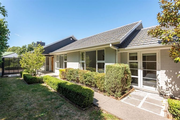 Photo of property in 98 Roberta Drive, Somerfield, Christchurch, 8024