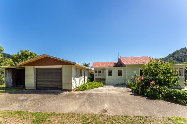 Photo of property in 1406 Queen Charlotte Drive, Linkwater, Picton, 7281