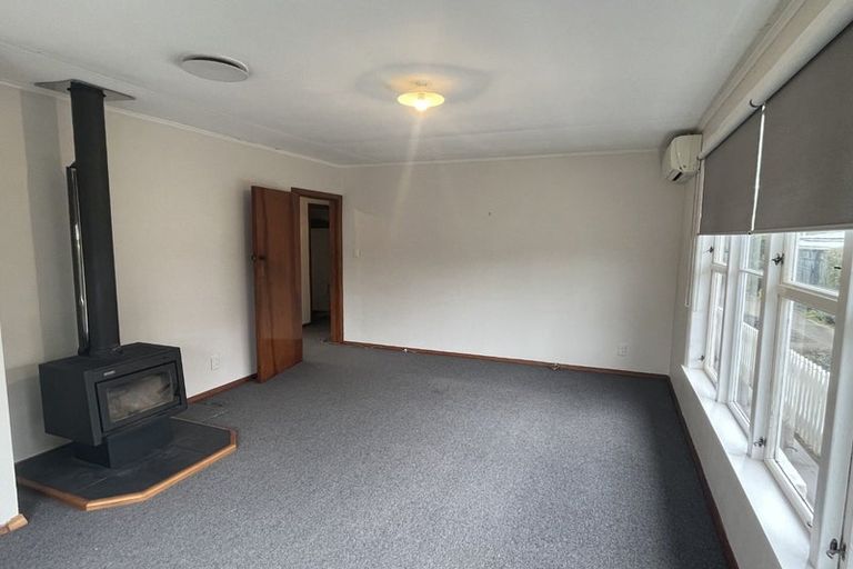 Photo of property in 6 Ayr Place, Hokowhitu, Palmerston North, 4410