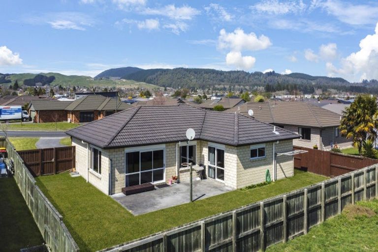 Photo of property in 27 Carroll Place, Owhata, Rotorua, 3010