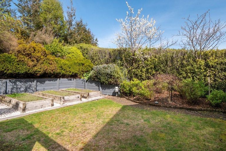 Photo of property in 27 Pendeen Crescent, Jacks Point, Queenstown, 9371