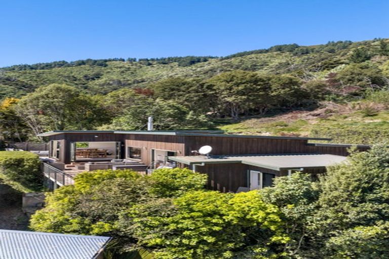 Photo of property in 354b Waikawa Road, Waikawa, Picton, 7220