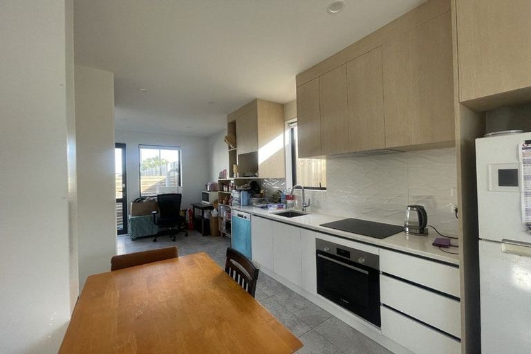 Photo of property in 1/1 Sylvan Crescent, Te Atatu South, Auckland, 0610