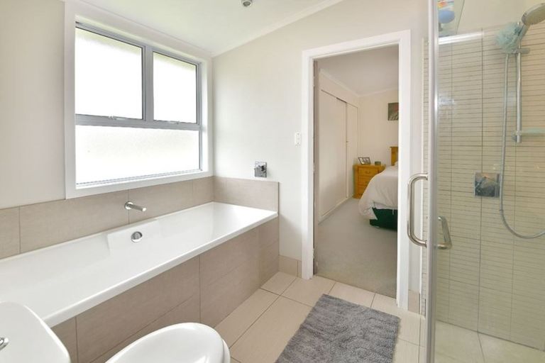 Photo of property in 5 Mary Keane Lane, Parakai, 0830