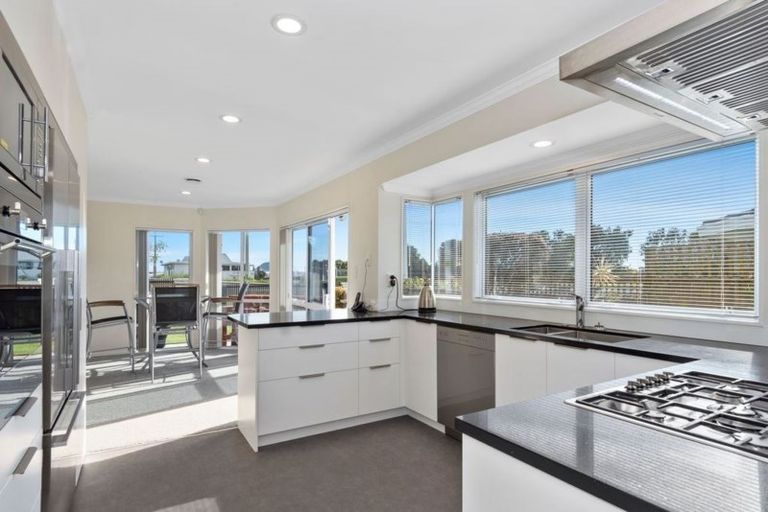 Photo of property in 6 Palm Court, Mount Maunganui, 3116