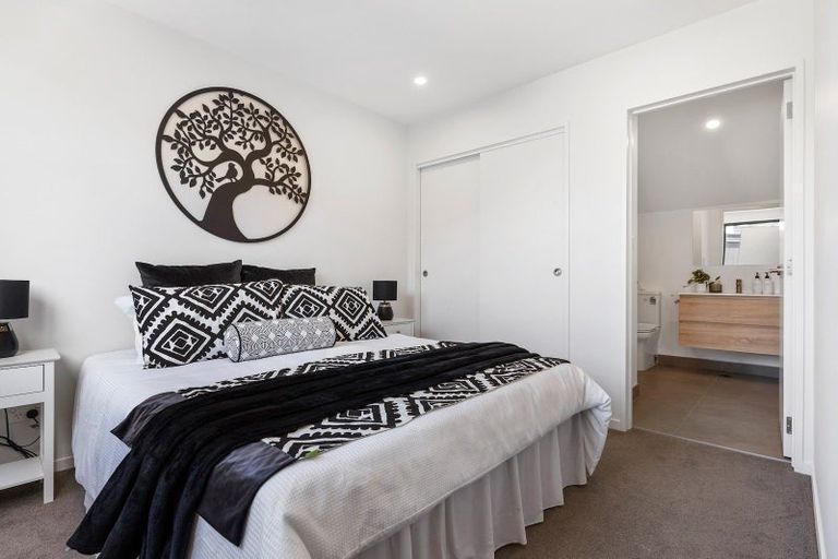 Photo of property in 11/8 Chivalry Road, Glenfield, Auckland, 0629