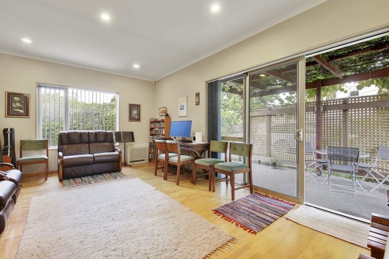 Photo of property in 70f Avonhead Road, Avonhead, Christchurch, 8042