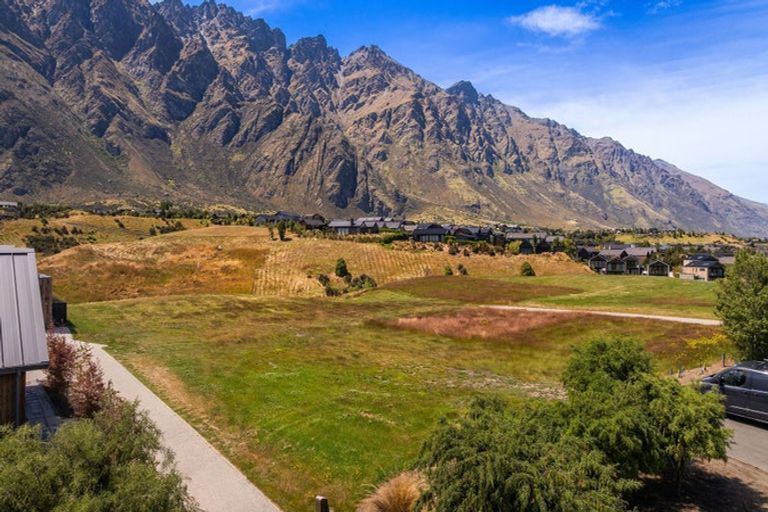 Photo of property in 24 Cunninghams Drive, Jacks Point, Queenstown, 9371