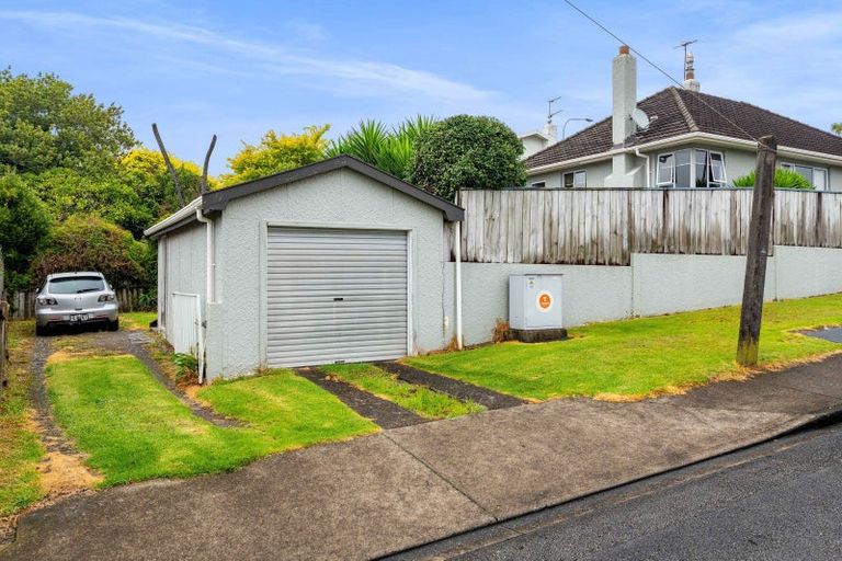 Photo of property in 79 Mangorei Road, Strandon, New Plymouth, 4312