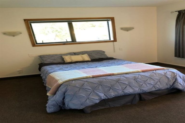 Photo of property in 8 Brenton Place, Whangamata, 3691