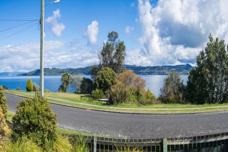Photo of property in 6 Kohatu Parade, Wharewaka, Taupo, 3330