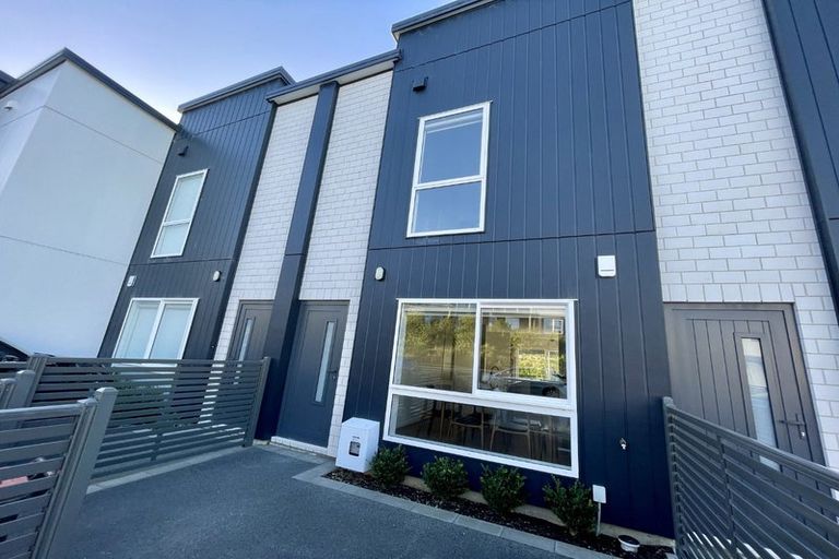 Photo of property in 36 Koreke Close, Kenepuru, Porirua, 5022