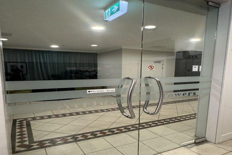 Photo of property in Atrium Towers, 4h/154 The Terrace, Wellington Central, Wellington, 6011