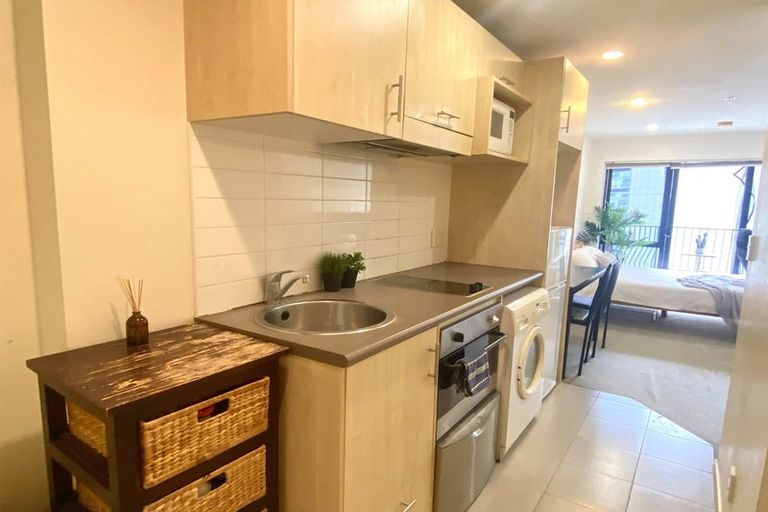 Photo of property in 23 Emily Place, Bellevue, Tauranga, 3110