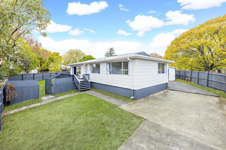 Photo of property in 14 Chantal Place, Red Hill, Papakura, 2110