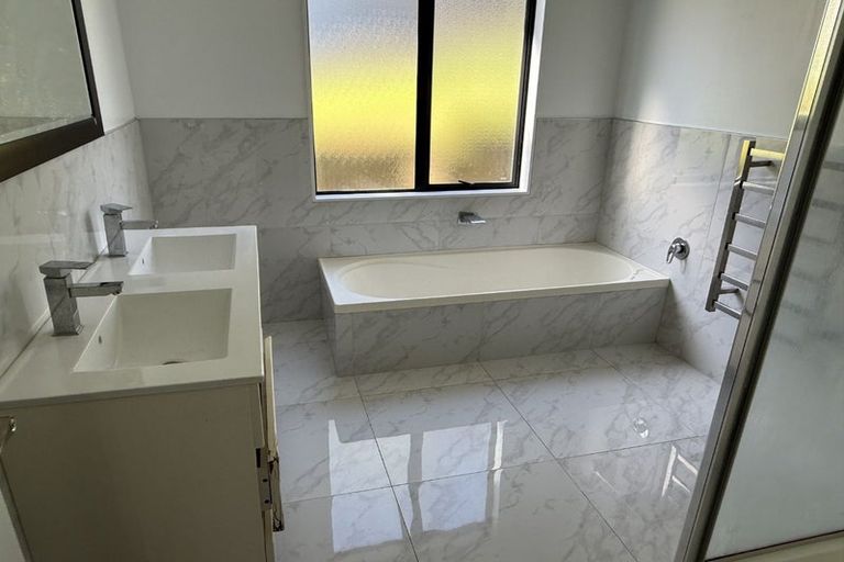 Photo of property in 54 The Enclave, Totara Heights, Auckland, 2105