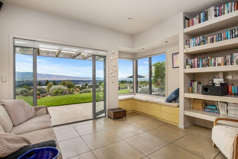 Photo of property in 10 Old Golf Course Road, Bridge Hill, Alexandra, 9320