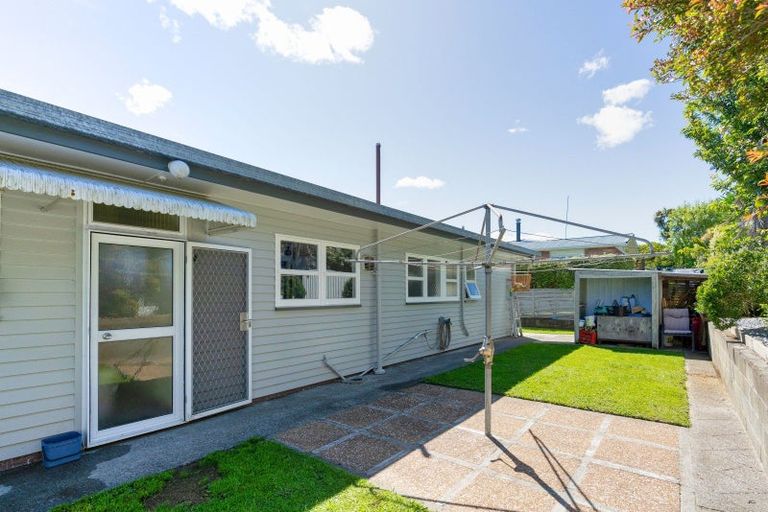 Photo of property in 8 Royal Place, Levin, 5510