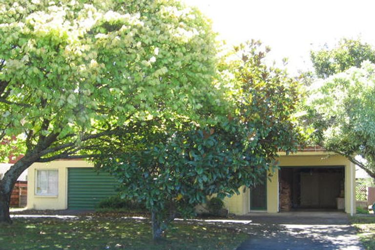 Photo of property in 10 Taitua Drive, Te Atatu South, Auckland, 0610