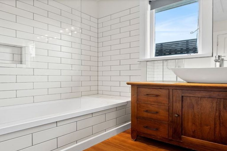 Photo of property in 5 Celia Street, Redcliffs, Christchurch, 8081