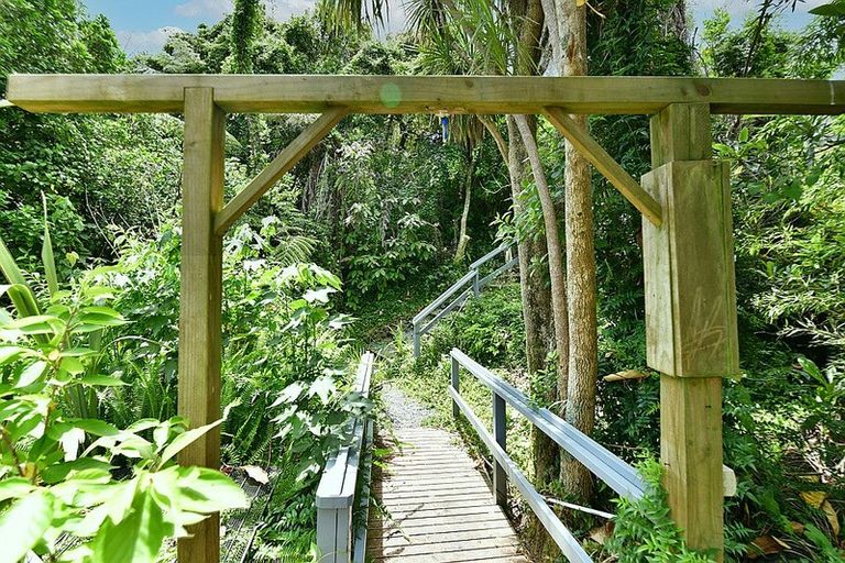 Photo of property in 16 Shelly Beach Road, Shelly Beach, Helensville, 0874