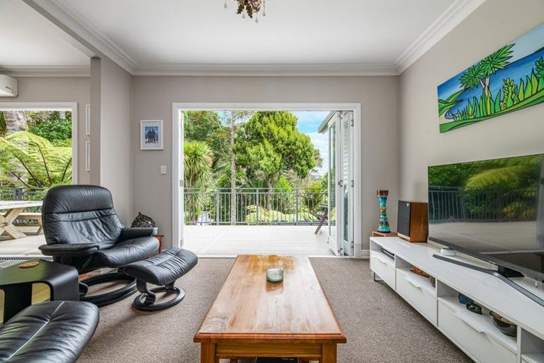 Photo of property in 10 Westridge Road, Titirangi, Auckland, 0604
