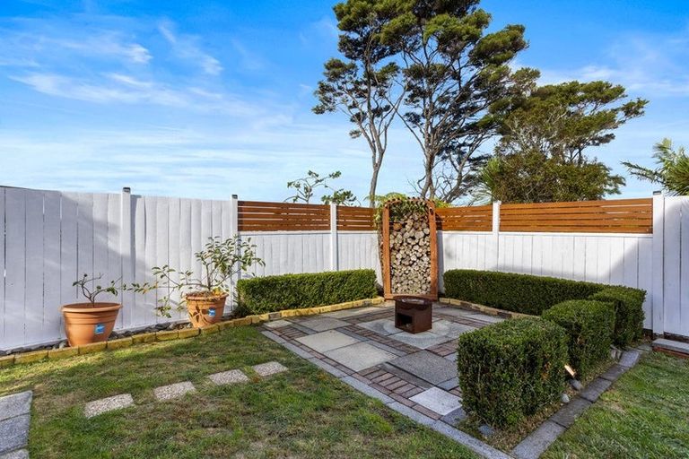 Photo of property in 3/102a Manuka Road, Bayview, Auckland, 0629
