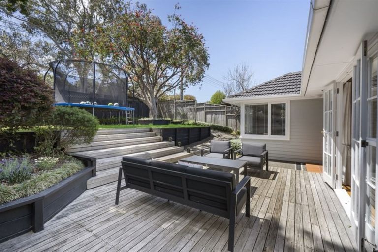 Photo of property in 2/24 Selwyn Crescent, Forrest Hill, Auckland, 0620