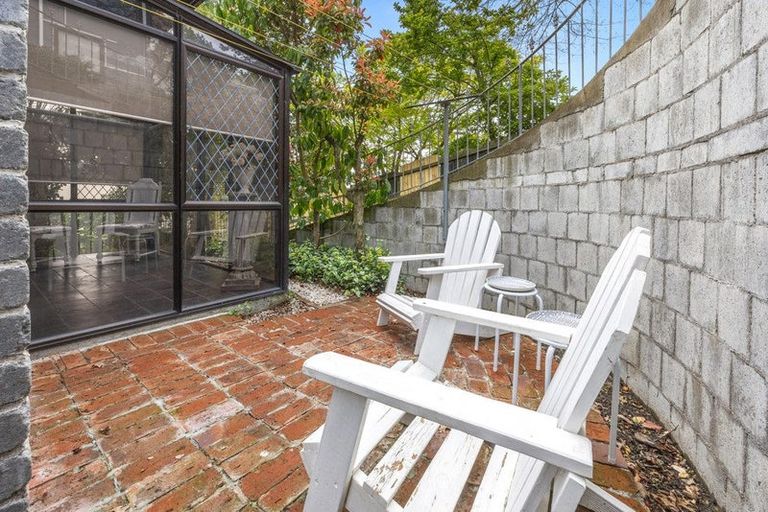 Photo of property in 2/57b Cashmere Road, Cashmere, Christchurch, 8022