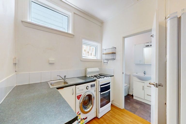 Photo of property in 5 Buckingham Street, Melrose, Wellington, 6023