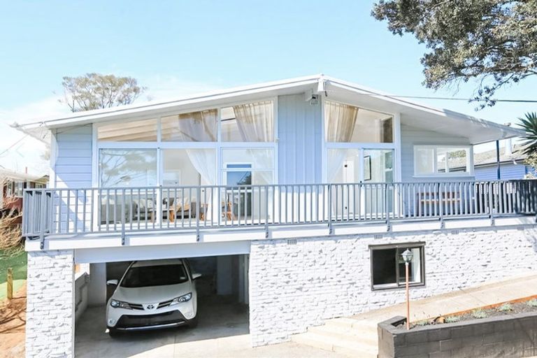 Photo of property in 84 Millbrook Road, Henderson, Auckland, 0612