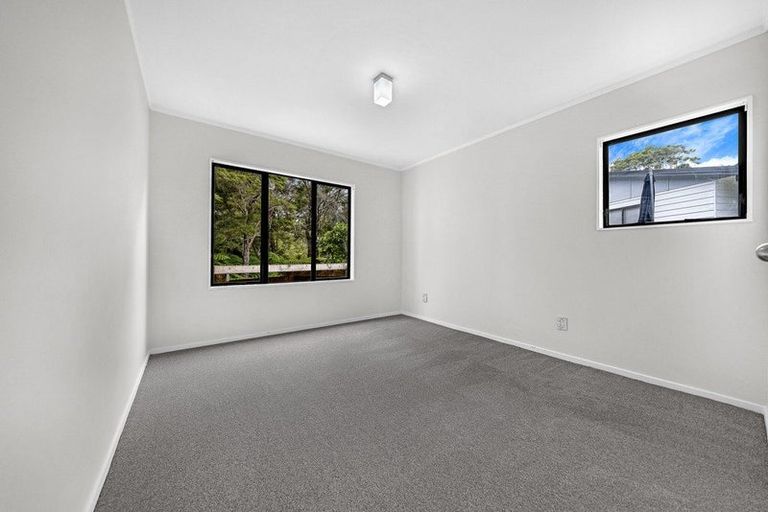 Photo of property in 77 Meadowvale Rise, Titirangi, Auckland, 0604