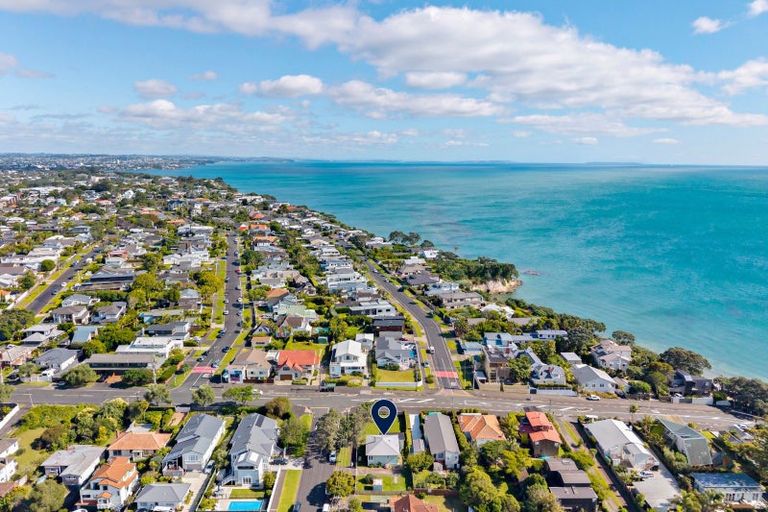 Photo of property in 27 Old Lake Road, Narrow Neck, Auckland, 0624