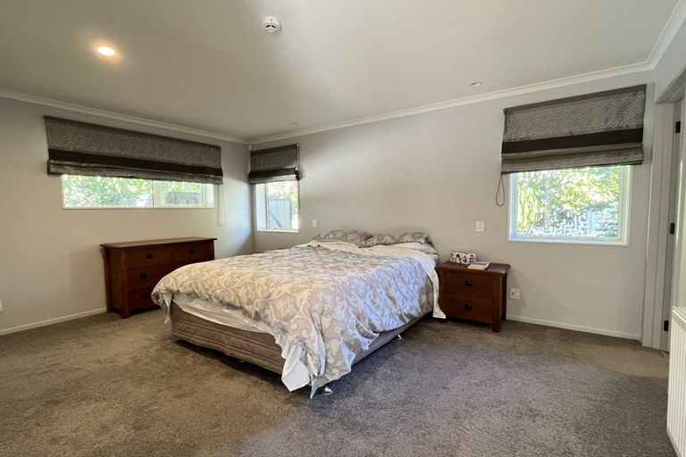 Photo of property in 10 Surrey Crescent, Hokowhitu, Palmerston North, 4410