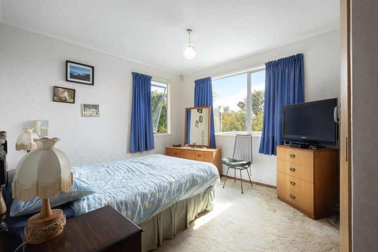 Photo of property in 10 Stallard Place, Glen Eden, Auckland, 0602