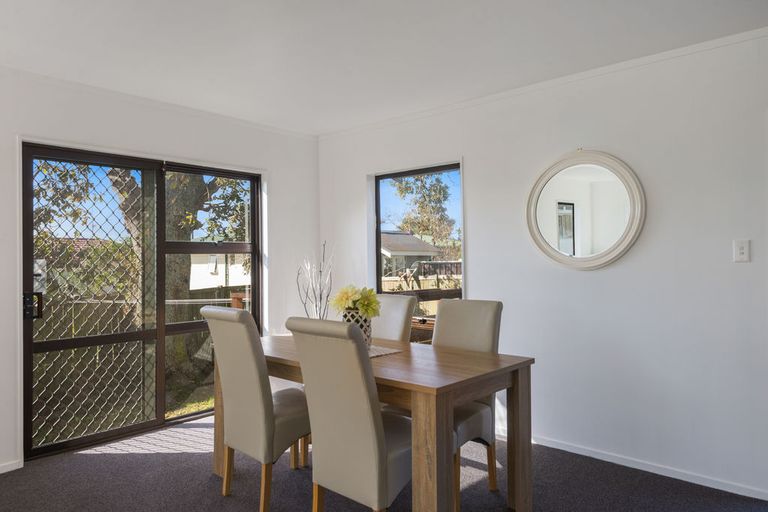 Photo of property in 3/41 Nikau Street, New Lynn, Auckland, 0600